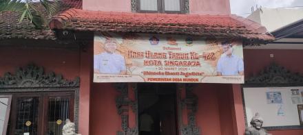PEMASANGAN BENDERA DAN UMBUL-UMBUL DALAM  RANGKA MEMPERINGATI HUT KOTA SINGARAJA KE-422
